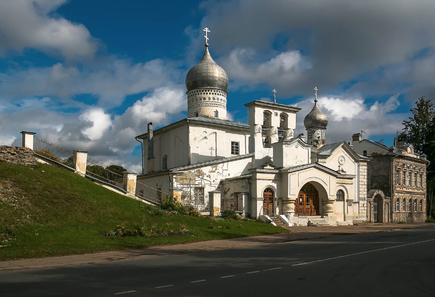 Псковский храм фото "У каждой из ключевых башен была совершенно необходима церковь" Люблю Псков Дзен