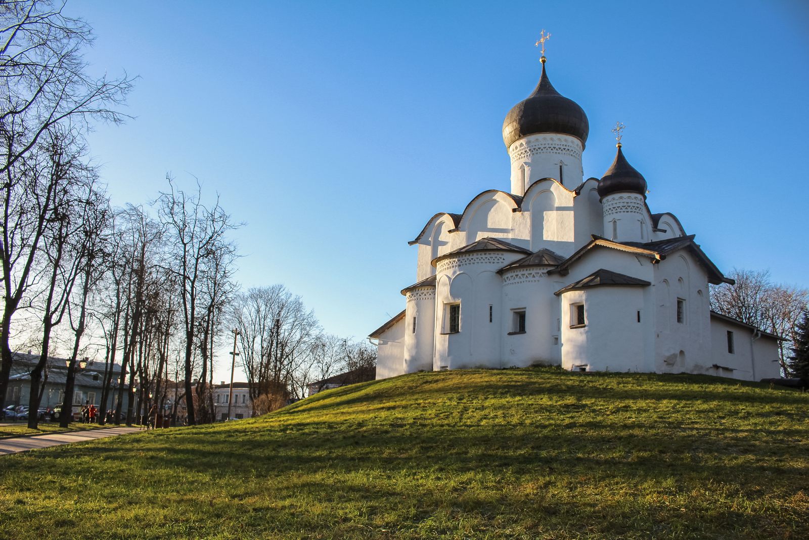 Псковский храм фото Обзорная экскурсия по Пскову и Кремлю (индивидуальная)