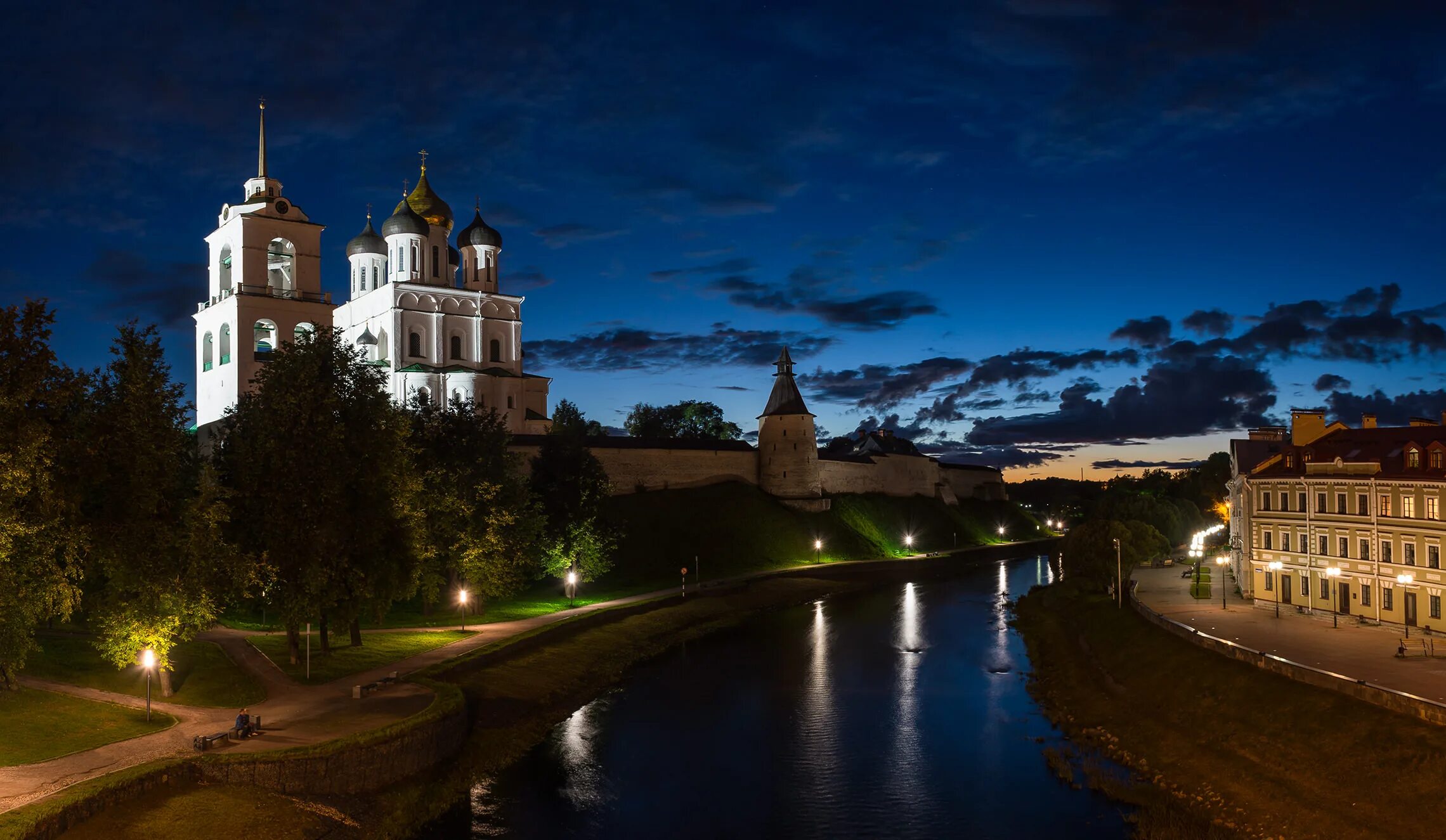 Псковский кремль ночью фото События на Украине. Единая тема (Том 27) Страница 4142 BMW Club