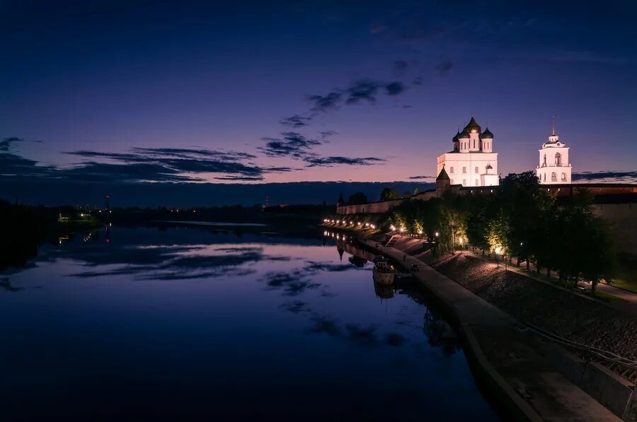 Псковский кремль ночью фото Фотогалерея fotosky - фото После заката. Автор: Роман Дмитриев