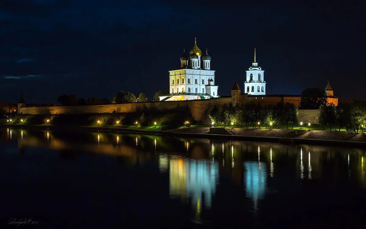 Псковский кремль ночью фото Псковский Кремль :: Светлана Л. - Социальная сеть ФотоКто