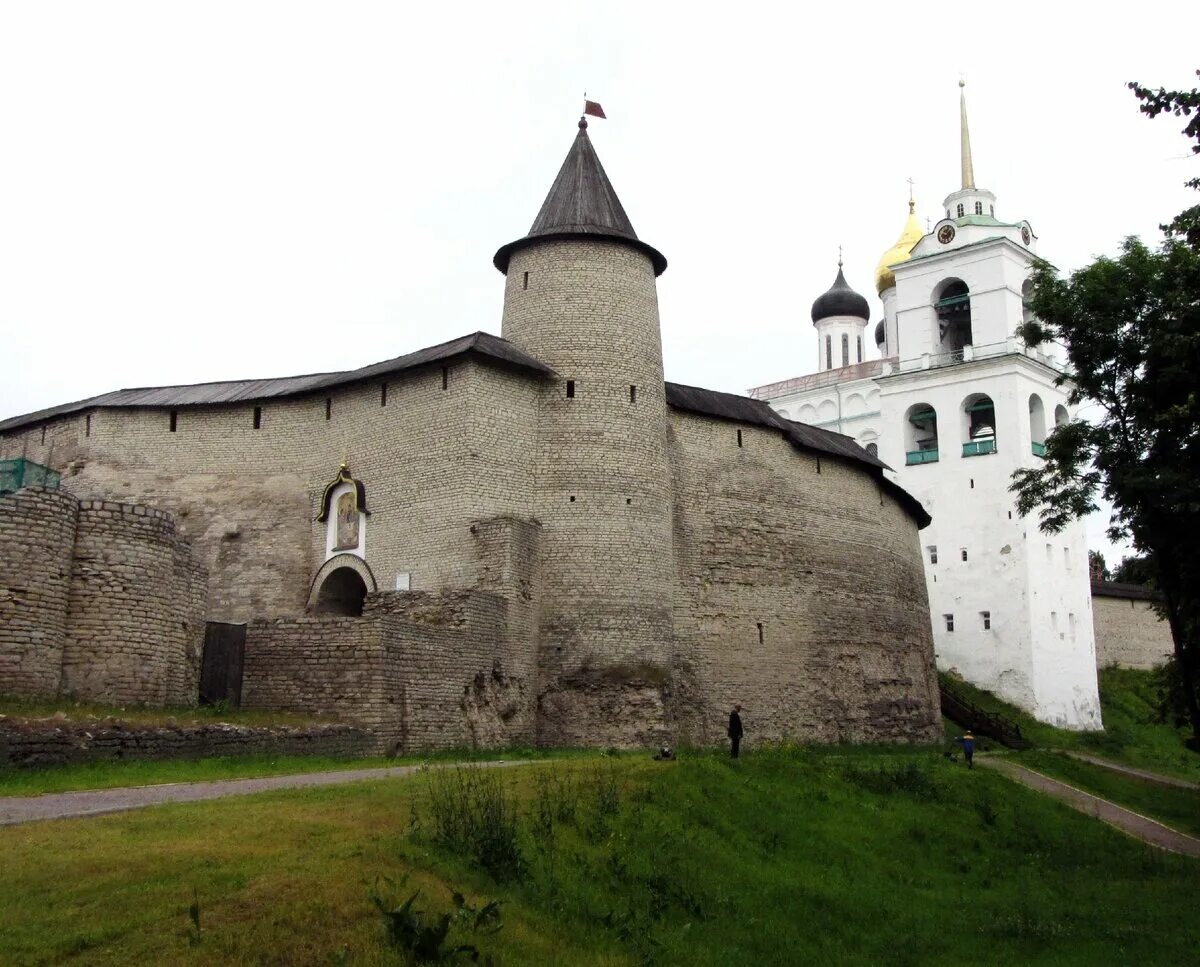 Псковский кремль ул кремль 4 фото КРОМ - Псковский кремль. Твердыня Земли Русской. Мобильные пенсионеры Дзен