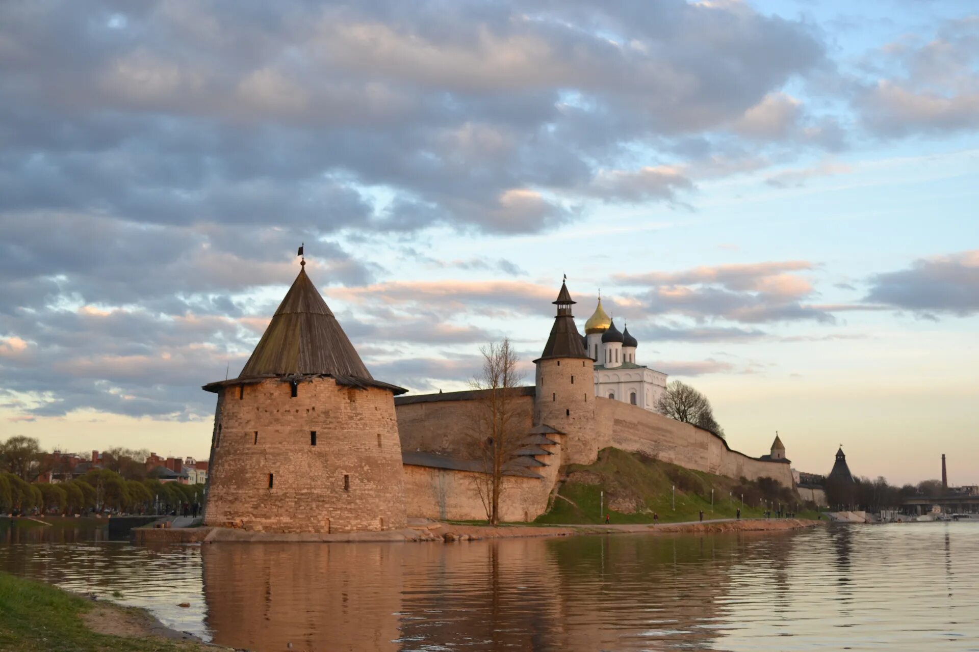 Псковский кремль ул кремль 4 фото Псковский кремль на закате - Сообщество "Фотоальбом Драйва" на DRIVE2