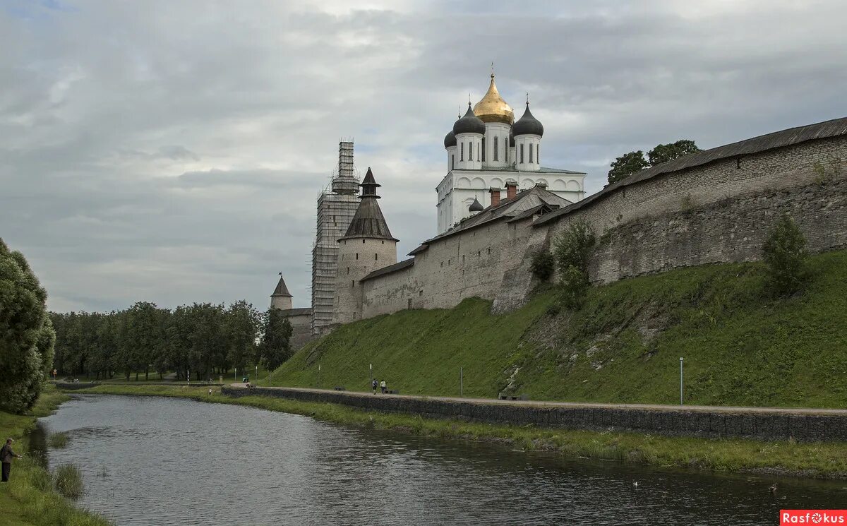 Псковский кремль ул кремль 4 фото Фото: У псковского кремля.... Фотограф путешественник Сергей А.. Путешествия. Фо