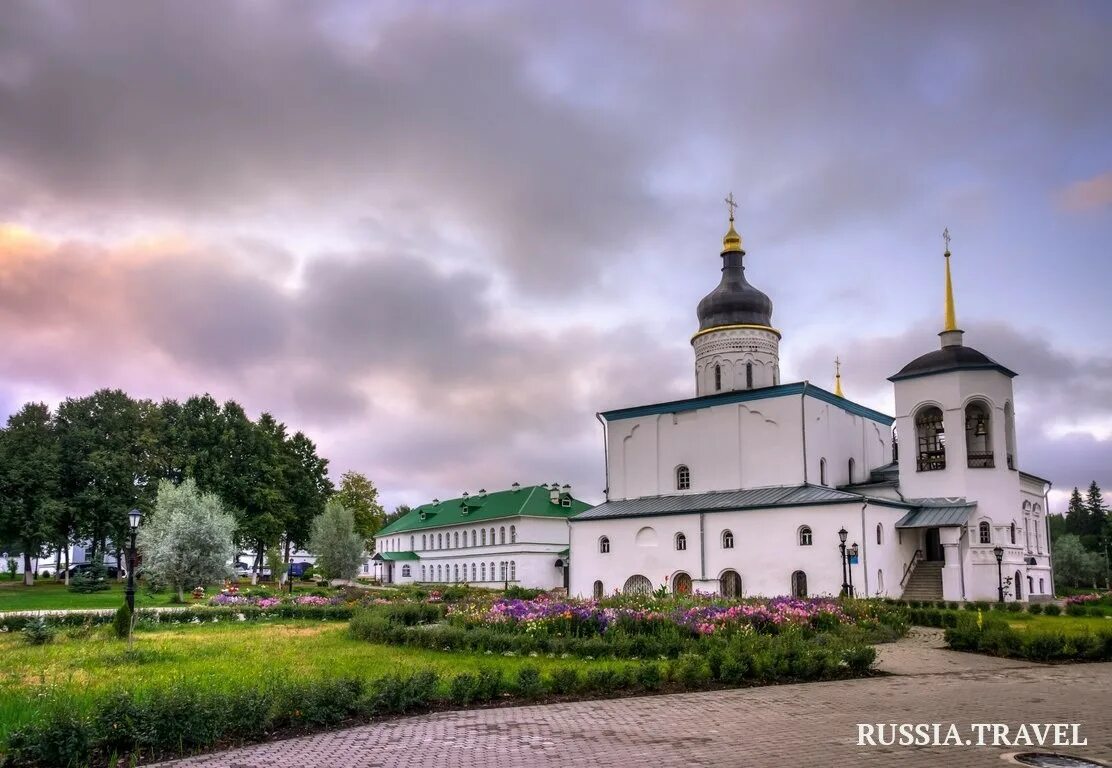 Псковский женский монастырь фото Спасо-Елеазаровский женский монастырь в городе "Печоры"