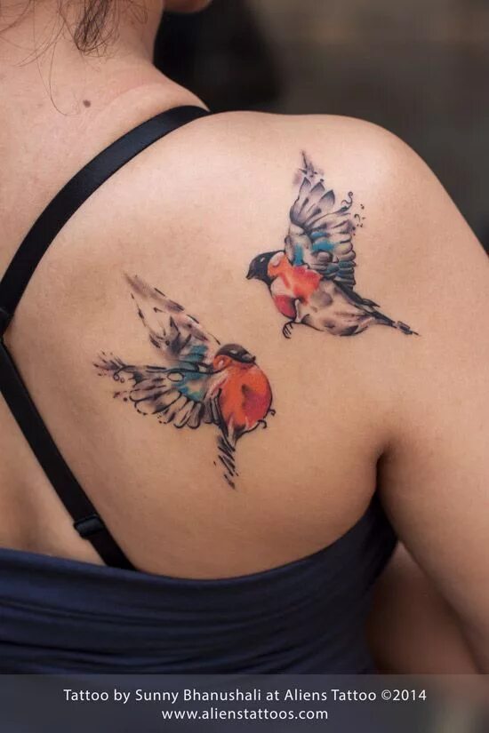 Птицы татуировок фото Robin Tattoos Birds Tattoo Sister Tattoos Birds Aliens Tattoo ... Colorful bird 