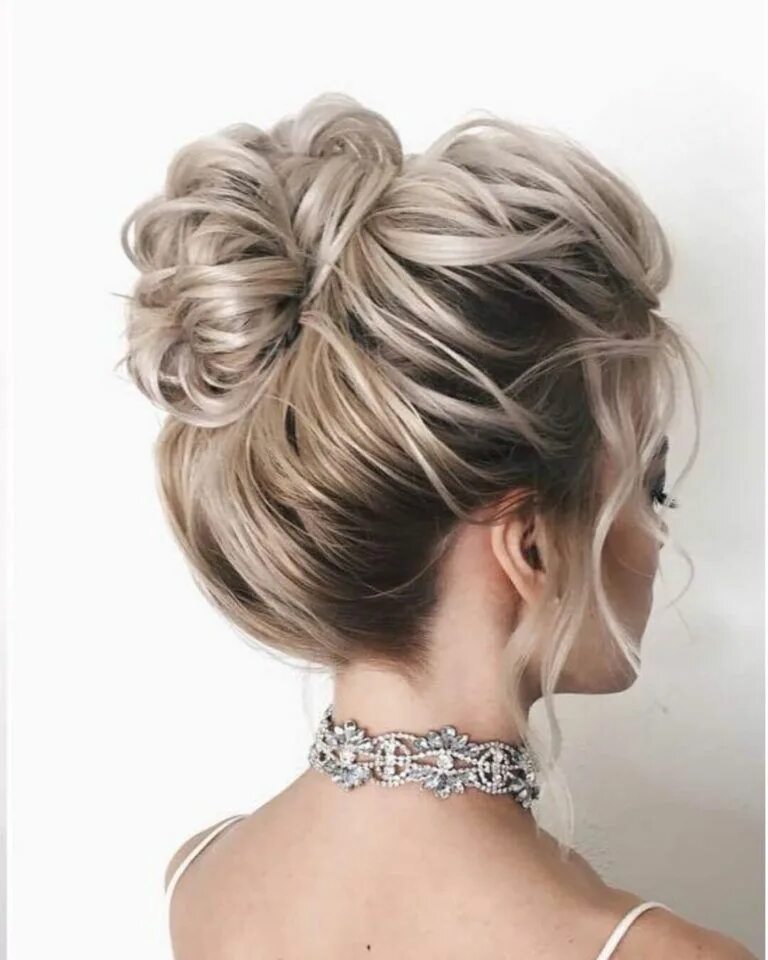 Пучок на короткие волосы фото 27 Cute Prom Hairstyles For Short Hair - Petanouva in 2020 Short hair bun, Easy 