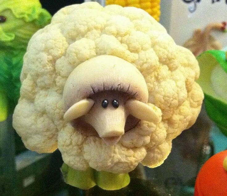 Пудель из картошки и цветной капусты фото Ten Foods That Look Like Sheep for Your Farmyard Party in 2023 Animal shaped foo