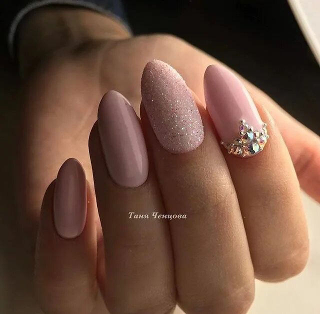 Пудровые ногти дизайн Pin by Жанна Хільчук on манікюр дизайн Pretty nails, Swarovski nails, Nail art