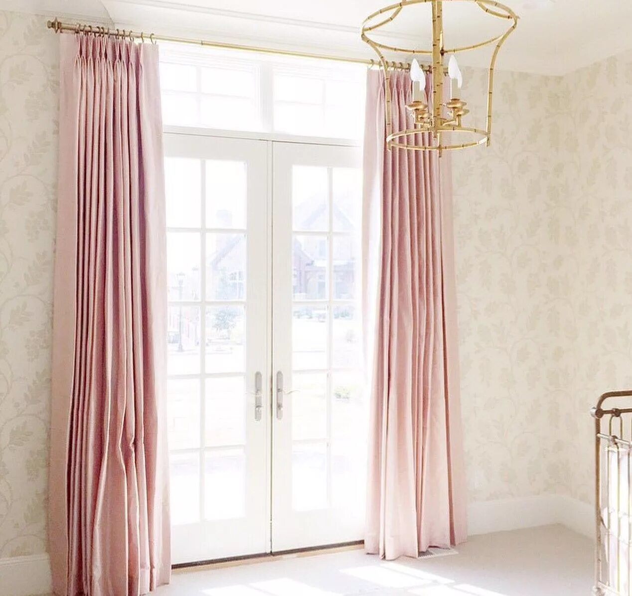 Пудровые шторы в интерьере Nursery Curtains, Home decor, Teen girl bedrooms