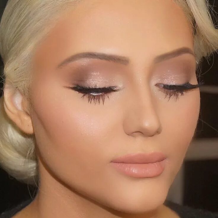 Пудровый макияж фото Wake Up and Makeup on Instagram: "Soft glam by the amazing @styledbyhrush ❤ ️❤ ️❤ 