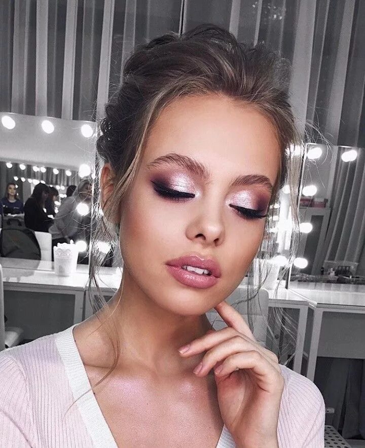 Пудровый макияж фото Pin by Ольга on Надо попробовать Beach wedding makeup, Wedding makeup looks, Pin