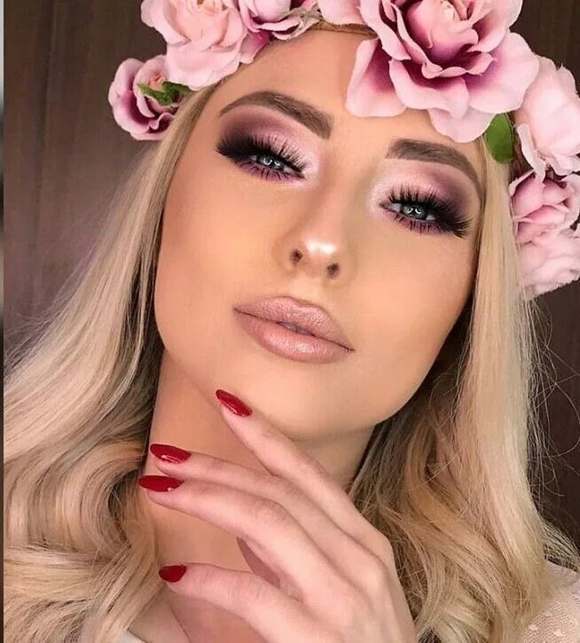 Пудровый макияж фото pink smokey eye makeup with light pink lips #eyemakeup #glam Maquiagem para conj