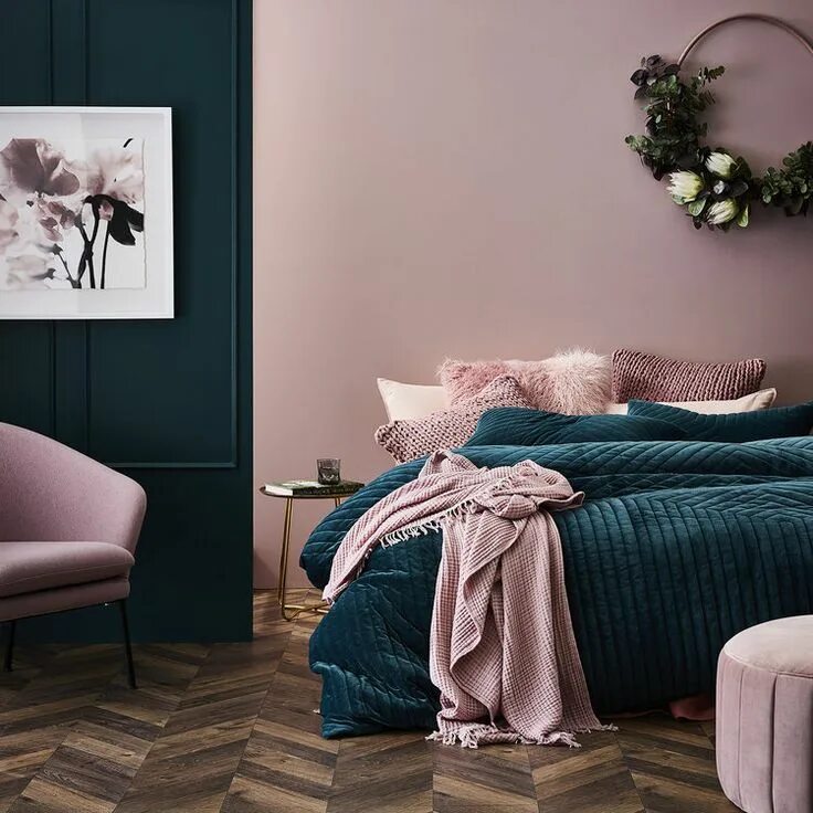 Пудровый цвет в интерьере с чем сочетается Two-colour combination for bedroom walls 2023 - Emily May Bedroom color combinat