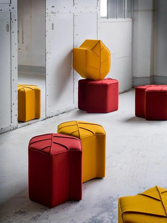 Пуфик дизайн интерьера LEAF SEAT by Design by Nico Archello Pouf footstool, Furniture design, Seating