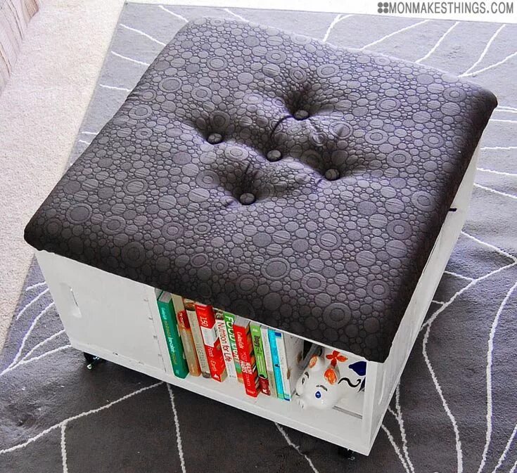 Пуфик своими руками в домашних mon makes things: Storage Ottoman DIY Diy storage ottoman, Diy furniture, Diy ot