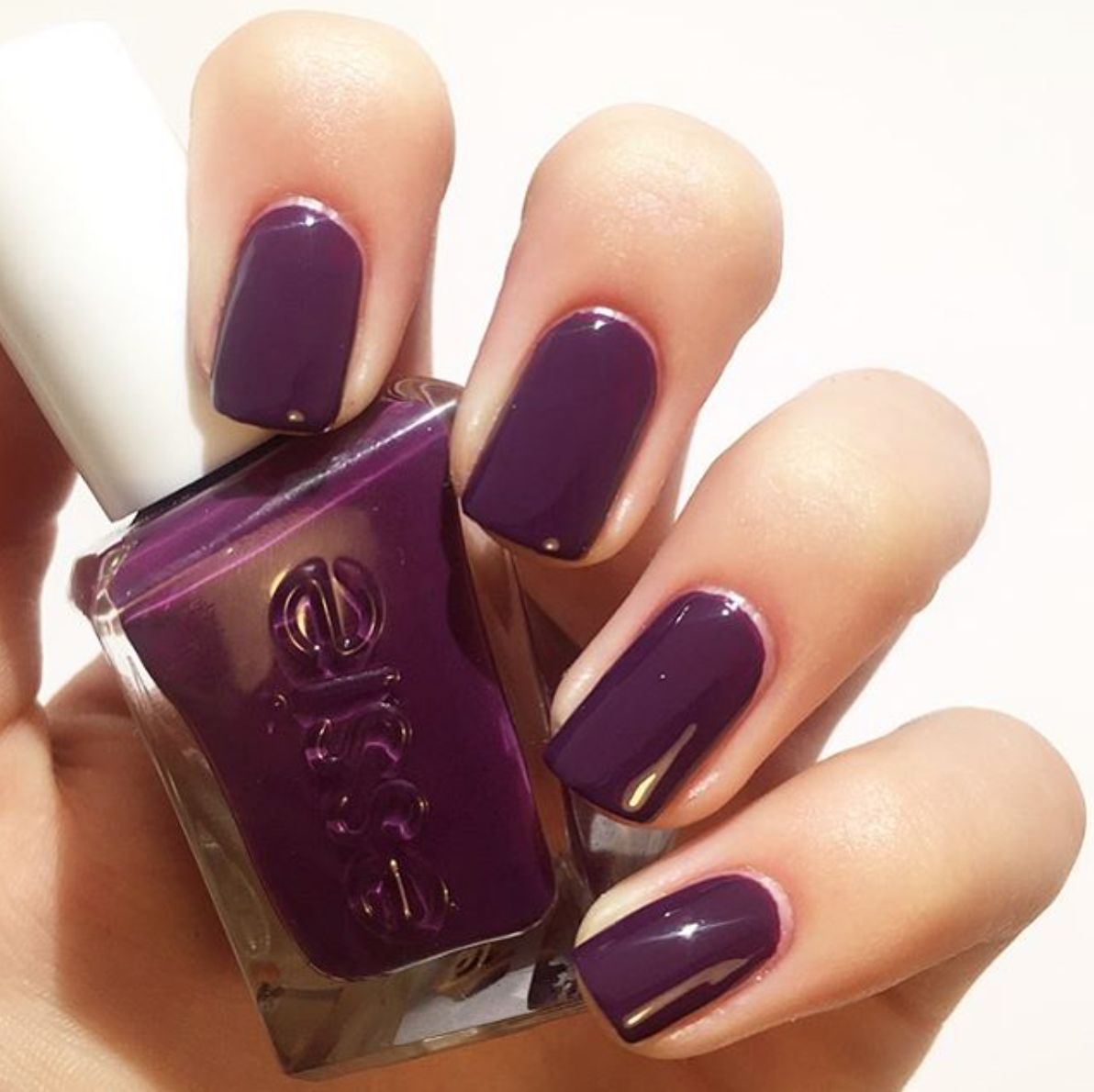 Пурпурный цвет маникюра Take the plunge and 'go overboard' with your mani. - essie Plum nails, Plum nail