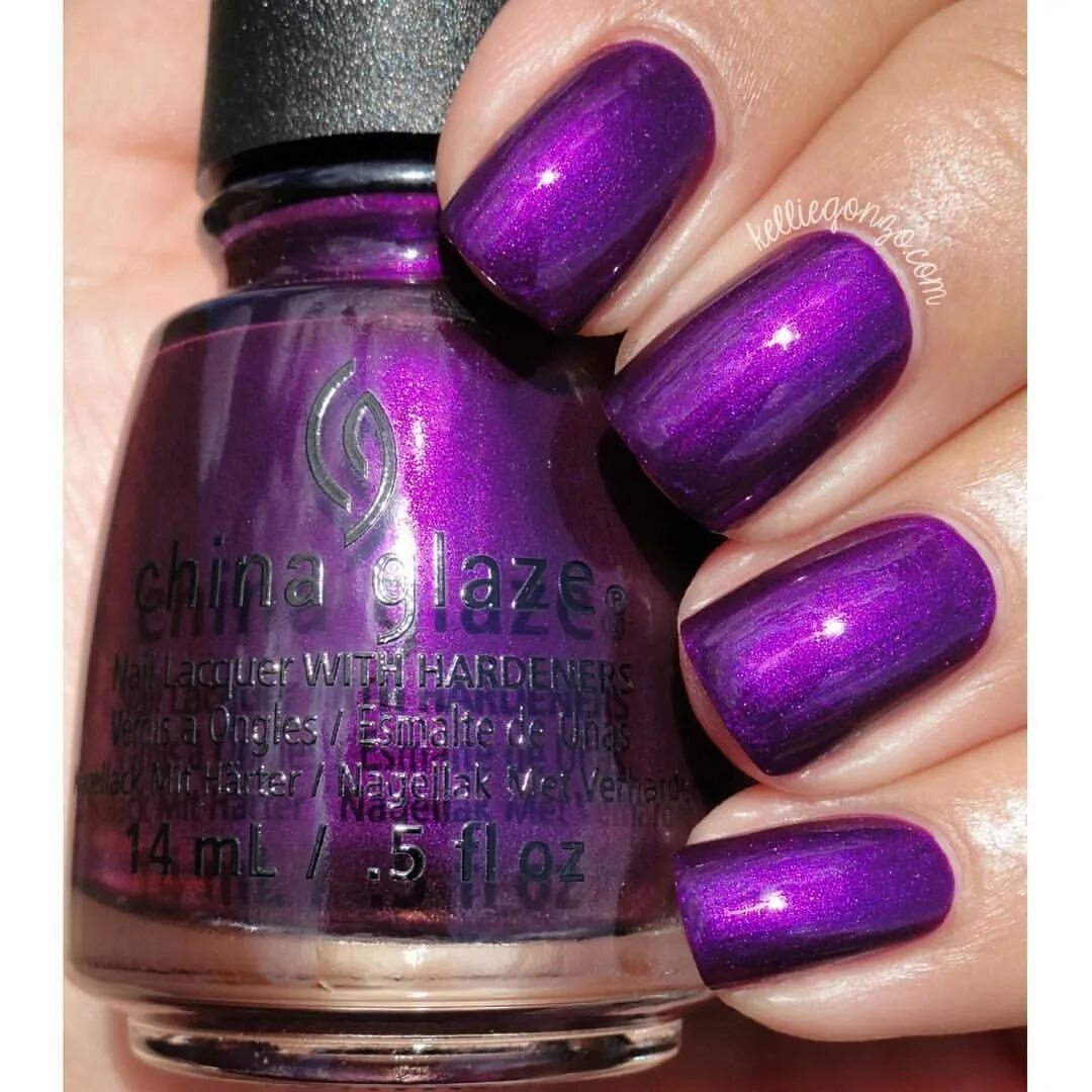 Пурпурный цвет маникюра Purple fiction Nails, Nail polish, Hair and nails