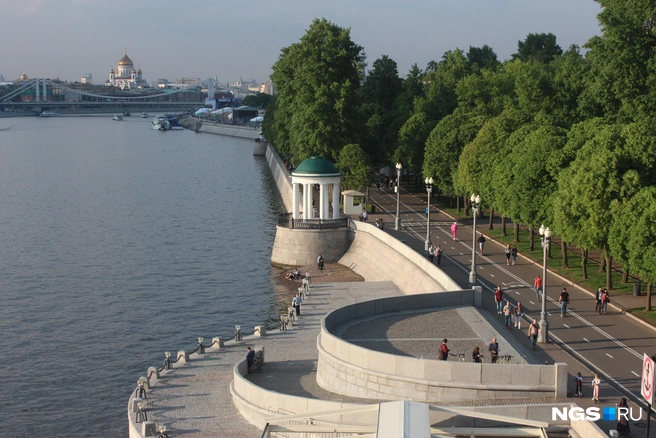 Пушкинская набережная фото Гид по бесплатным развлечениям Москвы, путеводитель по Москве, куда сходить в Мо