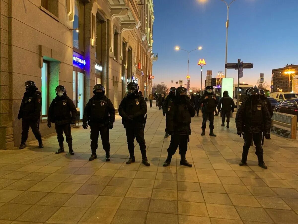 Пушкинская сейчас фото В районе Пушкинской площади в Москве начали замедлять интернет - здесь в 19 часо