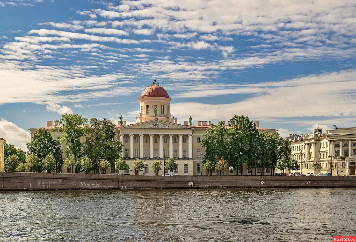 Пушкинский дом фото Фото: Пушкинский дом. Фотограф путешественник Dmitry. Путешествия. Фотосайт Расф