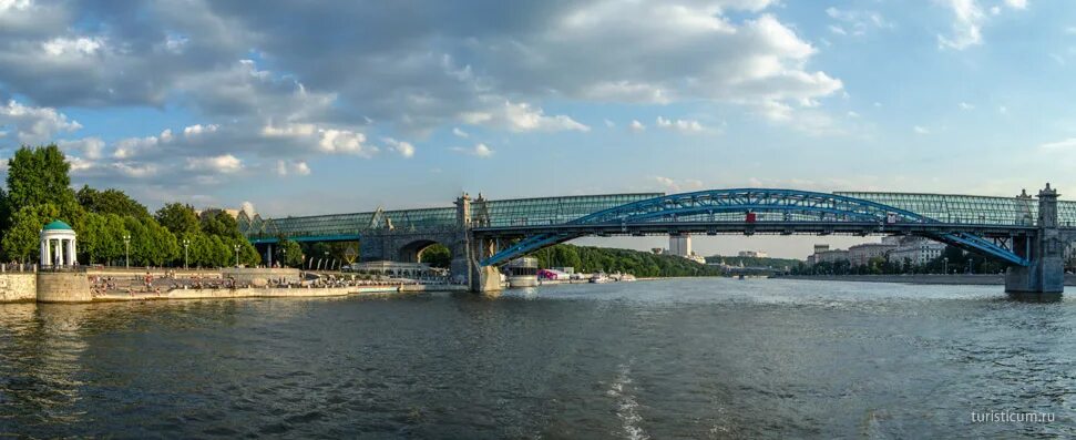 Пушкинский мост в москве фото Moskva (Moscow) River - a boat trip through the heart of Moscow