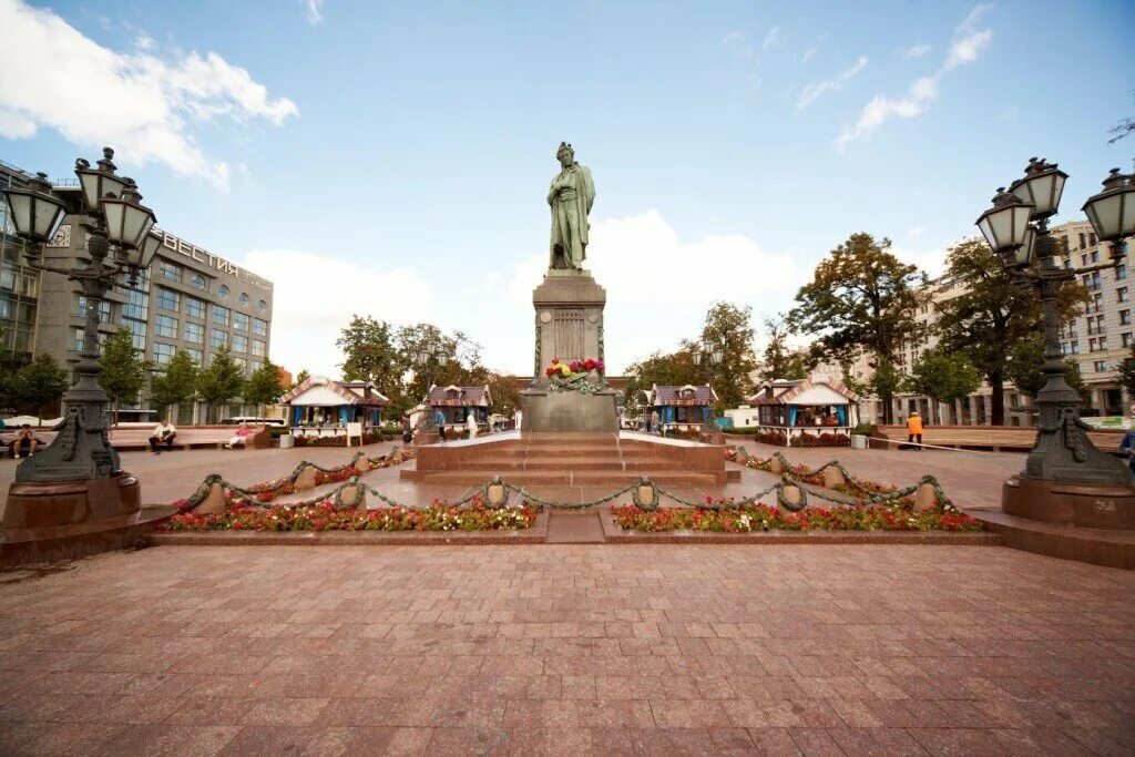 Пушкинский сквер москва пушкинская площадь фото Узнаете улицы Москвы и Петербурга по старинным снимкам? Как изменились города за