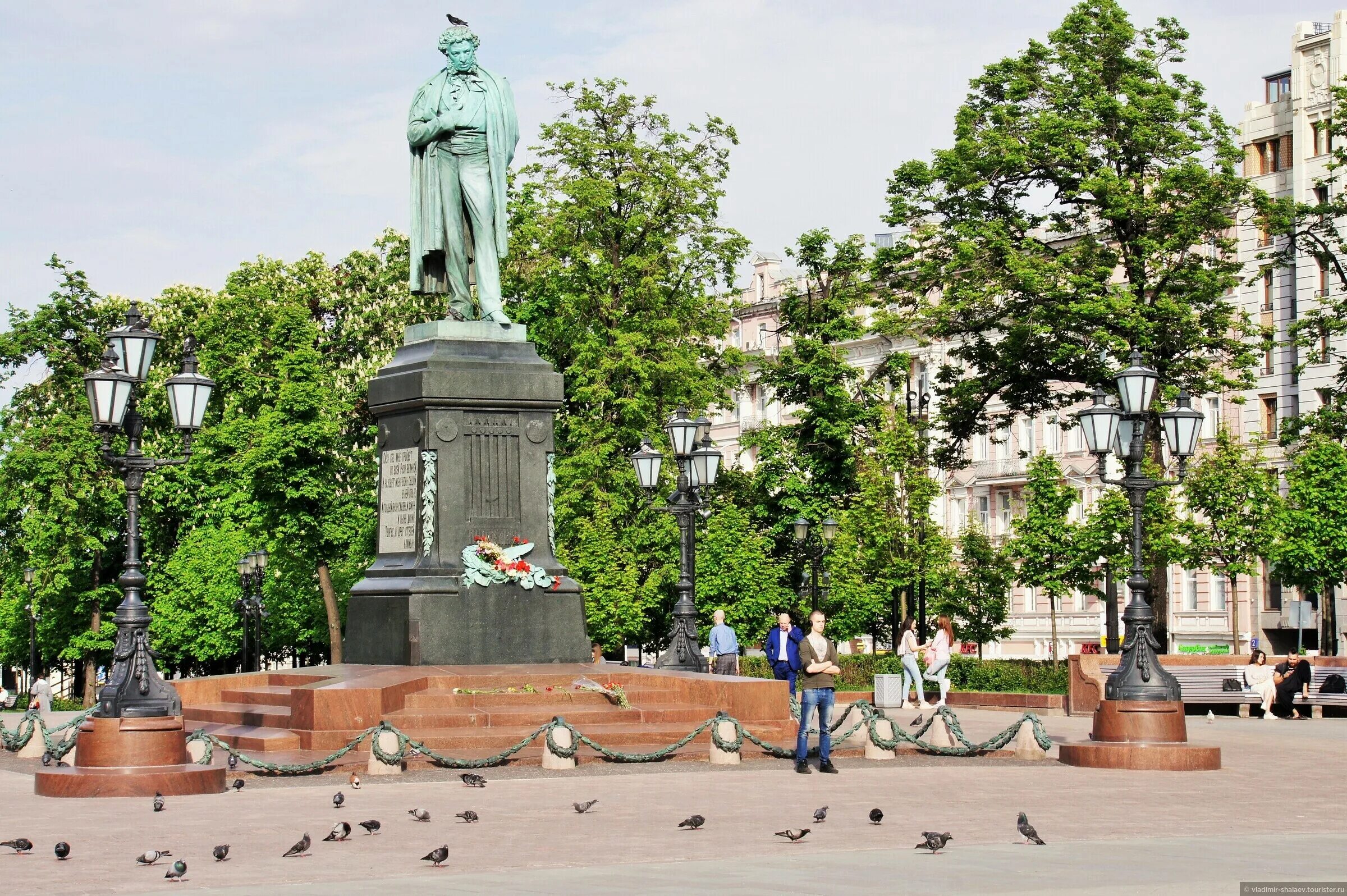 Пушкинский сквер москва пушкинская площадь фото Путешествие в прошлое, Май 2019, отзыв от туриста Vladimir_Shalaev на Туристер.Р