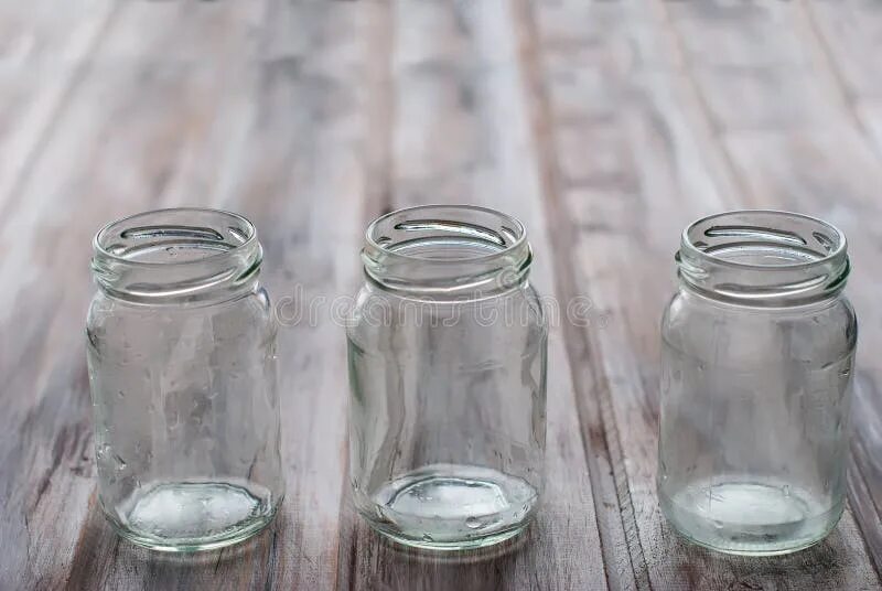 Пустая банка фото Empty Cans on a Wooden Table Stock Photo - Image of ingredient, preserves: 67833