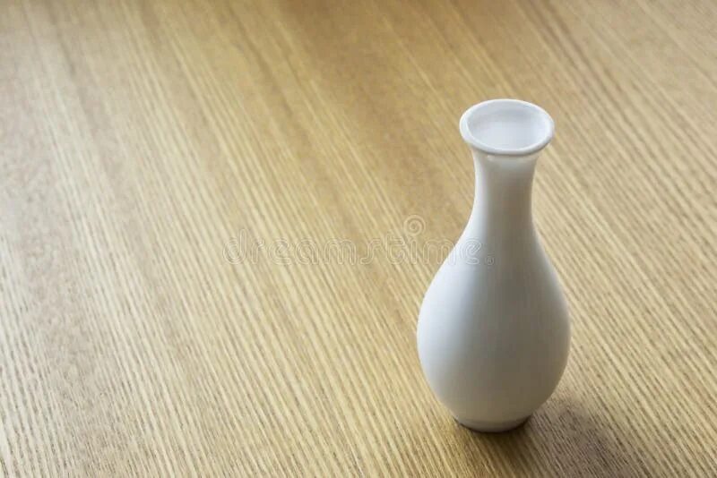 Пустая ваза фото White ceramic vase stock image. Image of background, miniature - 34506857