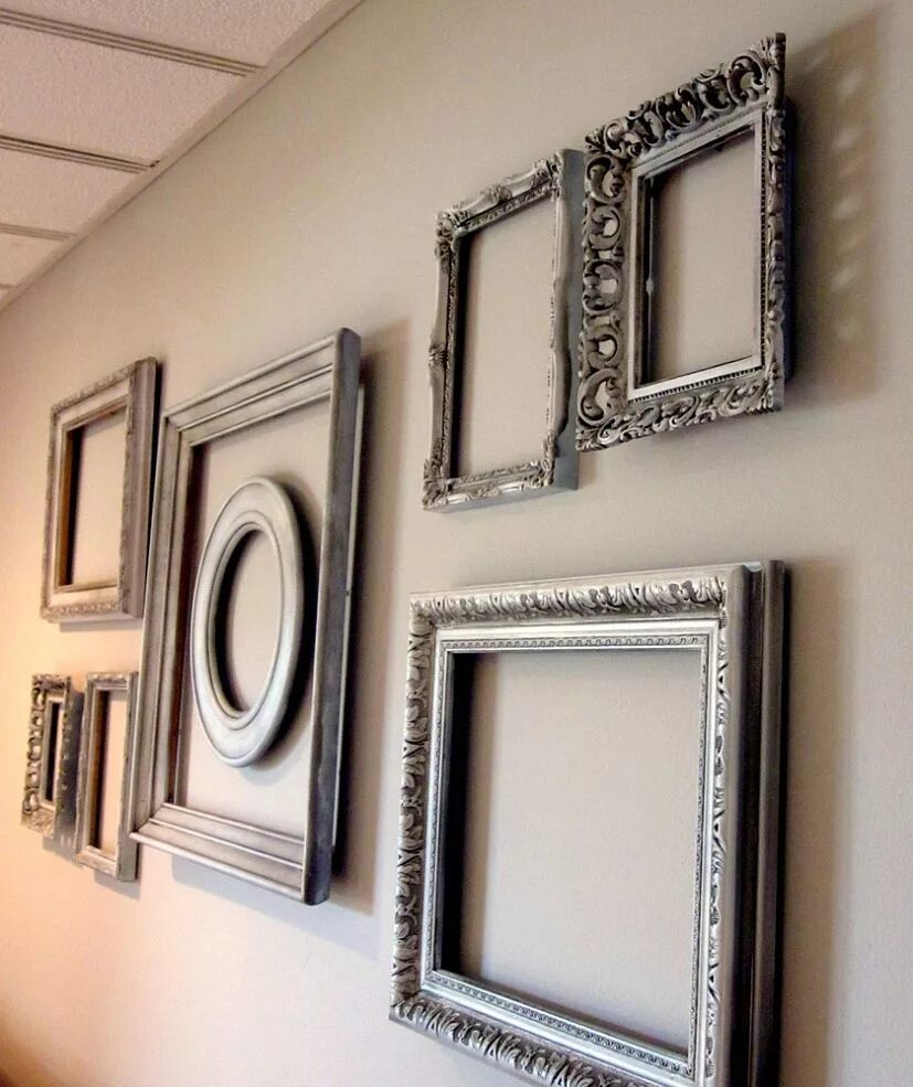 Пустые рамки на стене в интерьере Transform Your Space with an Empty Frame Wall