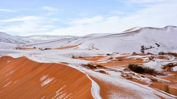 Пустыня зимой фото Stunning Snowfall in the Sahara Desert