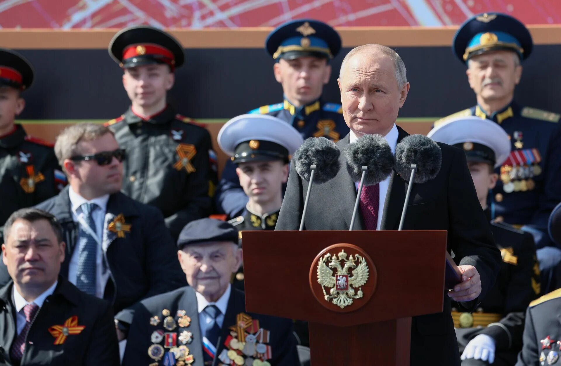 Путин 9 мая фото Я тебе русским языком говорю: нужны ли нам западные слова - РИА Новости, 24.05.2