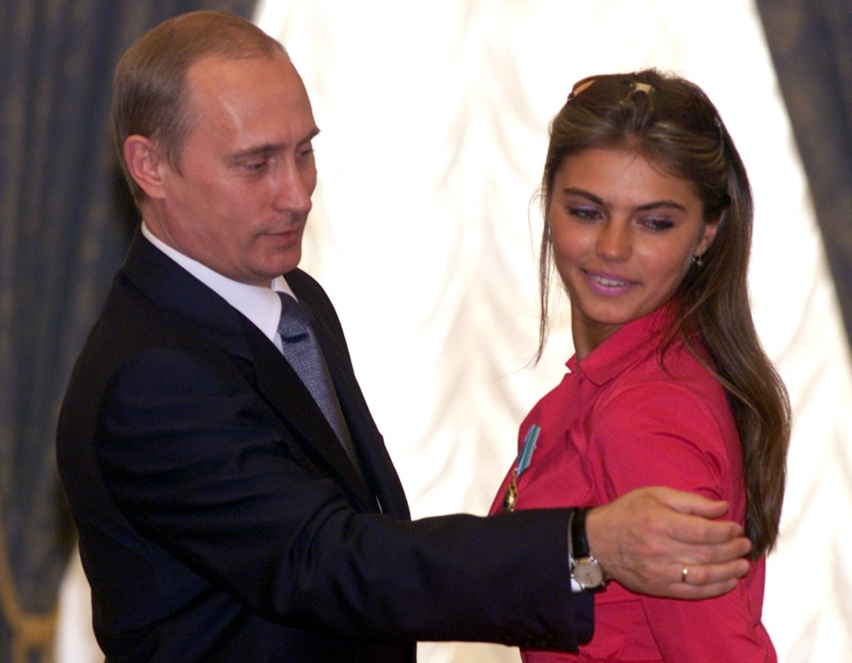 Путин и кабаева фото свадьба на валааме Vladimir Putin's rumoured gynmast lover Alina Kabaeva 'gives birth to twins in V