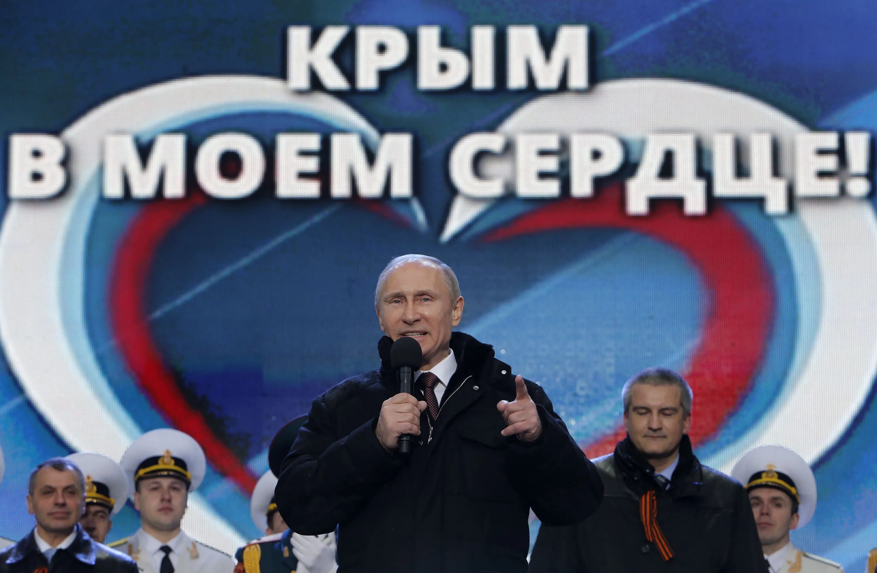 Путин крым фото NATO Review - Sanctions after Crimea: Have they worked?