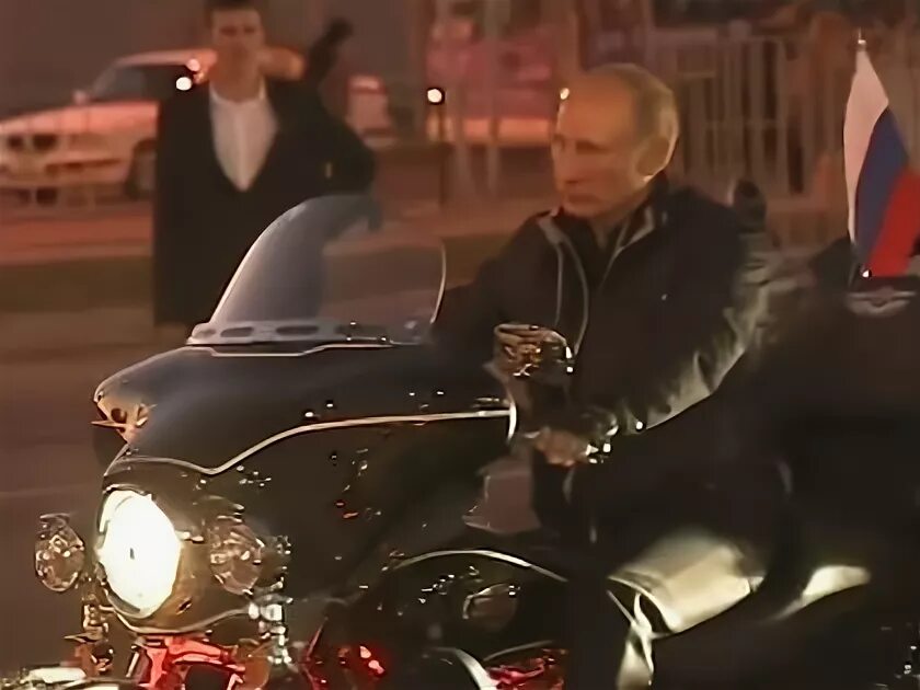 Путин на мотоцикле фото Мотоцикл Путина, что за история с незадекларированным мотоциклом?