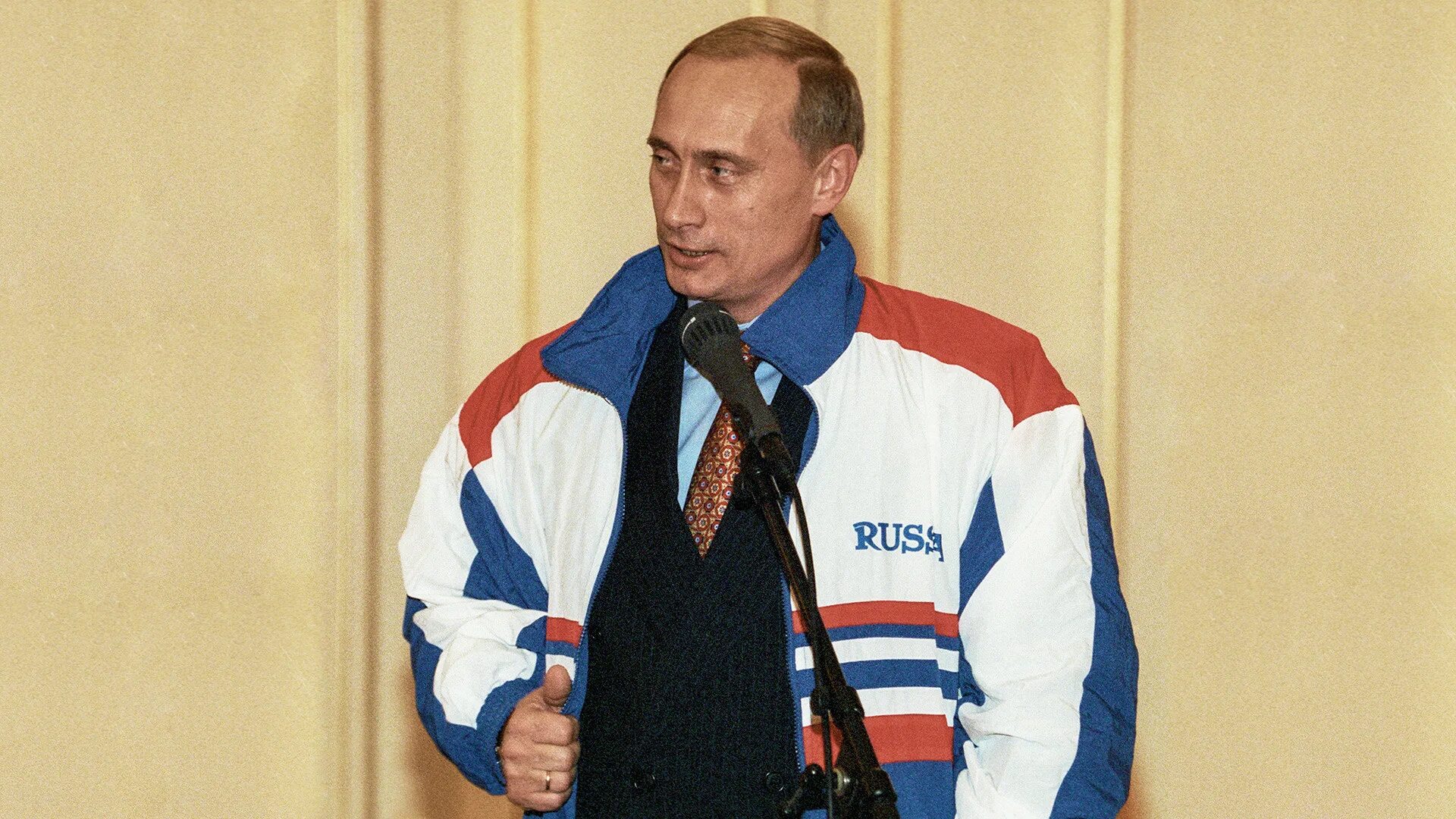 Путин в 90 е фото What Putin looked like before he became president (PHOTOS) - Russia Beyond