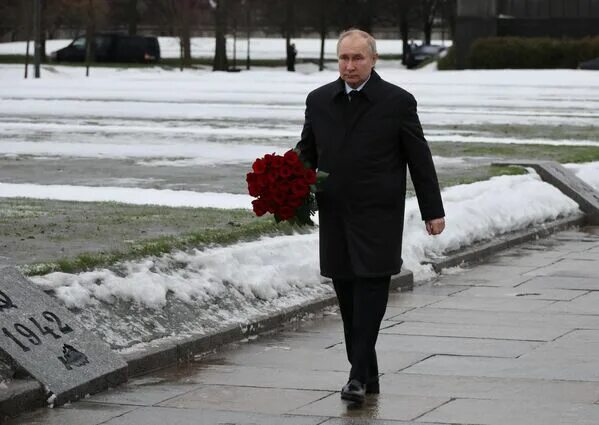 Путин в спб фото Владимир Путин на мероприятиях в день 80-летия прорыва блокады Ленинграда - РИА 