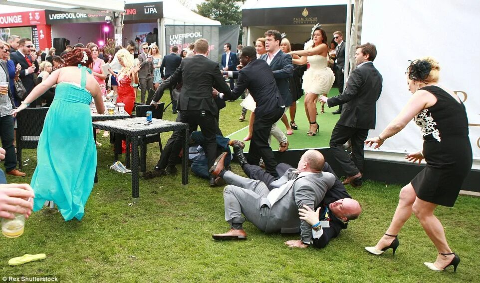 Пьяная свадьба фото Ladies' Day at Aintree draws to a VERY raucous close Daily Mail Online