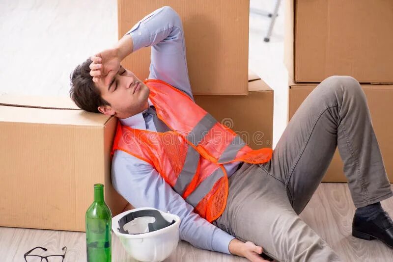 Пьяные на работе фото The Delivery Man Drunk at Work Stock Photo - Image of packing, contractor: 12294