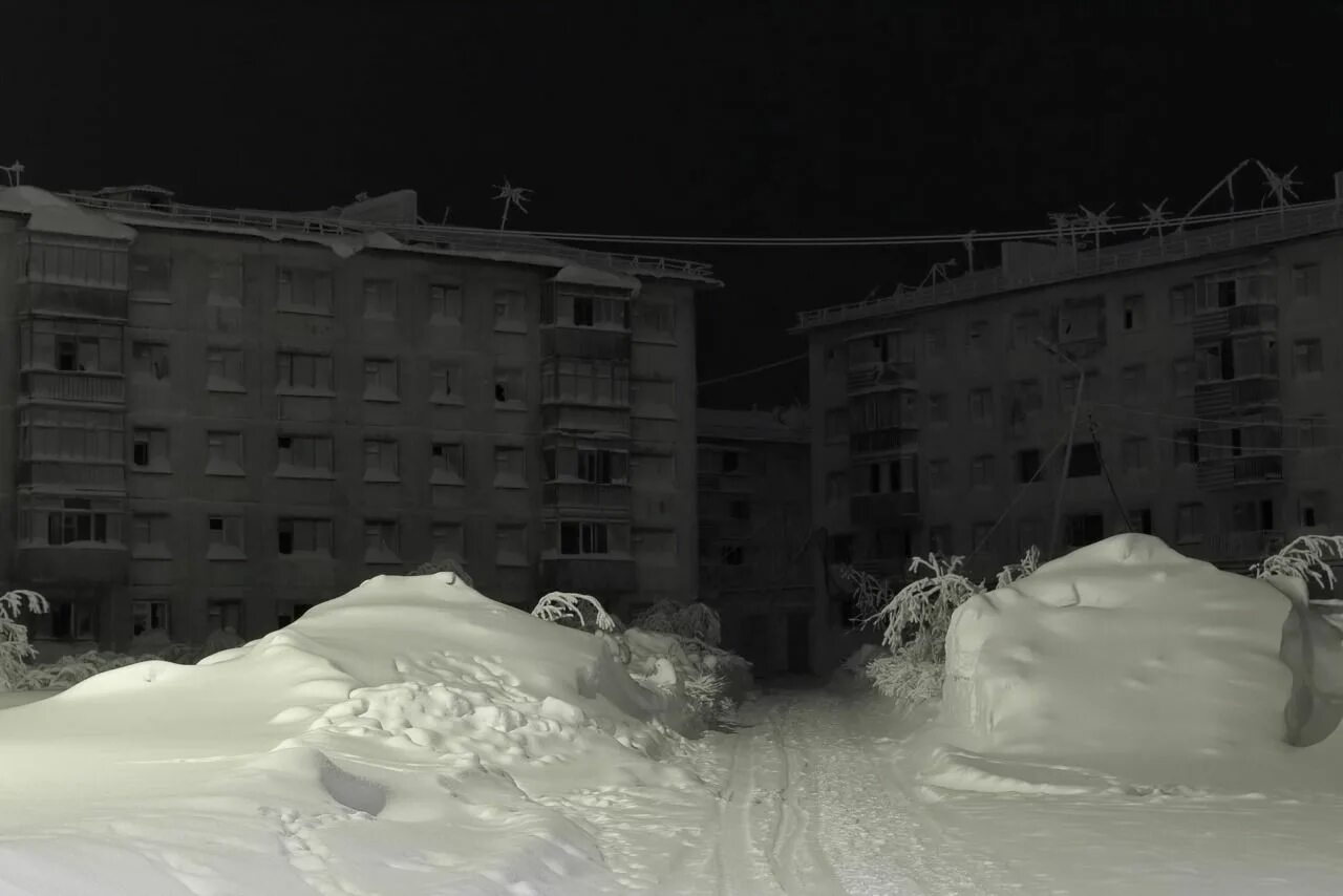 Пятиэтажка зимой фото Polar night in the Far North of Russia Полярная ночь, Мрачные места, Фоновые рис