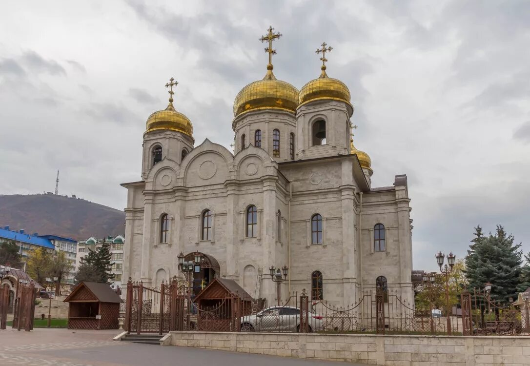 Пятигорск фото храмов Кафедральный собор Спасителя, исцелившего расслабленного у Овчей купели (новый),