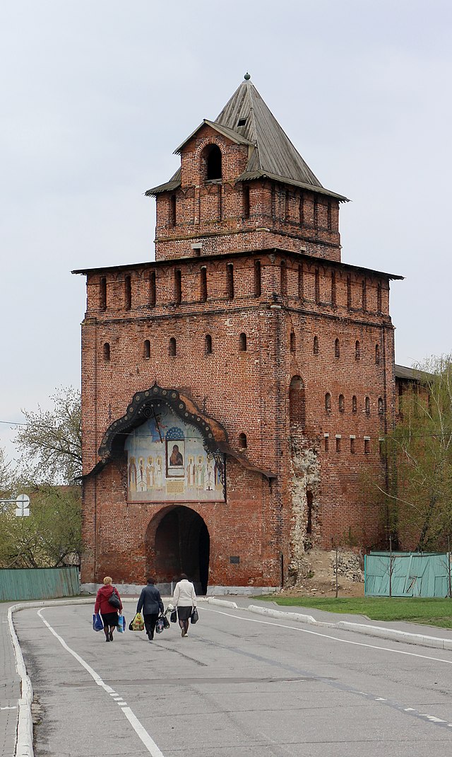 Пятницкие ворота ул зайцева 14 фото File:Пятницкие ворота в Коломенском Кремле.jpg - Wikimedia Commons