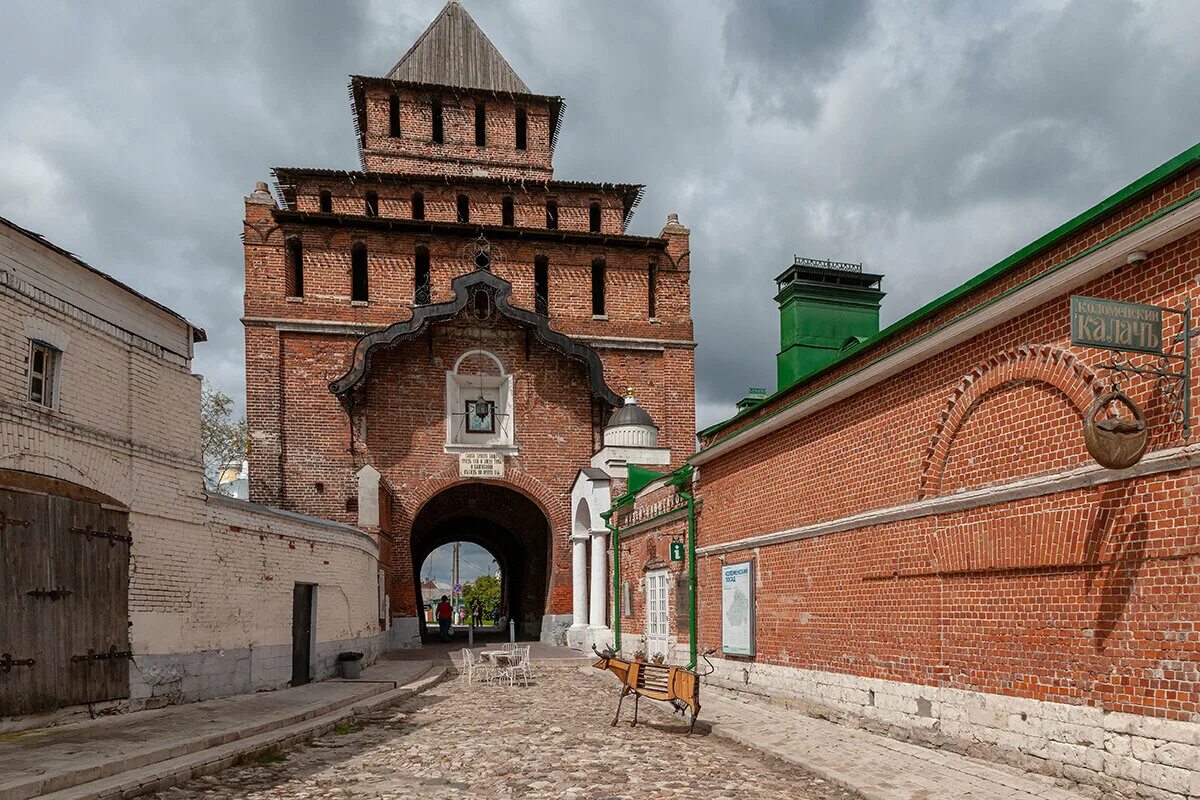 Пятницкие ворота в коломне фото Рязанские выходные: Арткоммуналка, аквапарк и "Норвежская" рыбацкая деревня Выхо