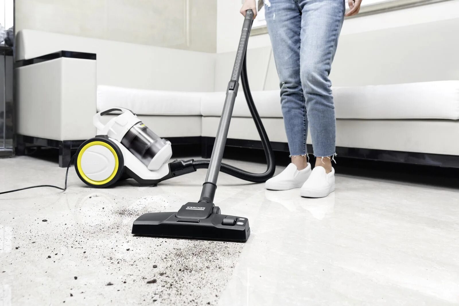 Пылесосы в минске цены и фото Пылесос Karcher VC 3 (ERP) 700Вт белый/черный - купить по низкой цене в интернет