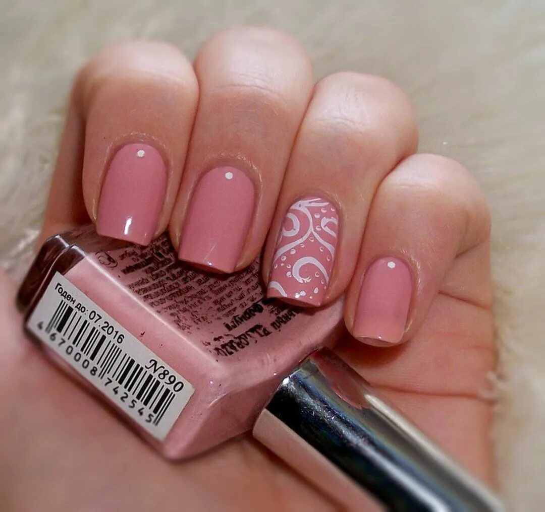 Пыльно розовый маникюр на квадратных ногтях Stylish pink manicure: fashionable colors, design new items (52 photos)