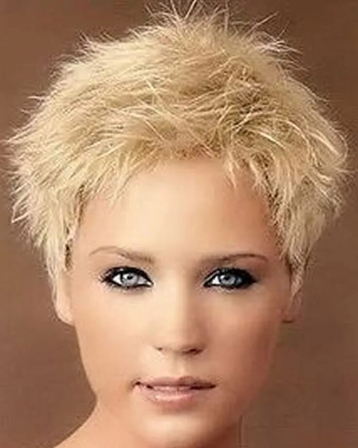 Пышные короткие стрижки женские фото Image result for short spiky hairstyles Short spiky hairstyles, Short spiky hair