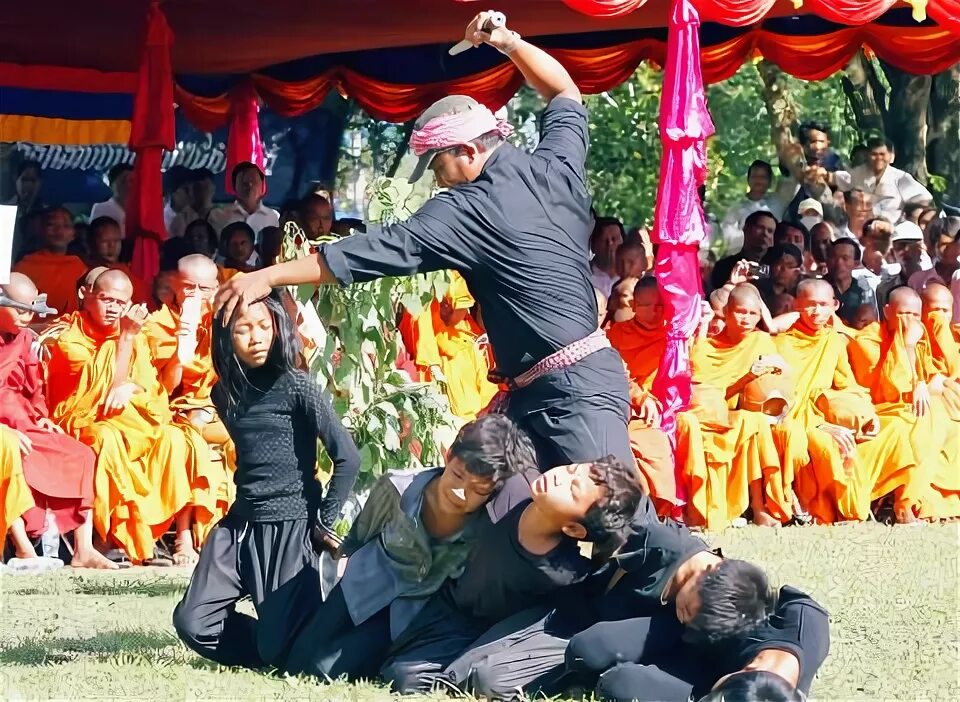 Пытка тюльпан фото Cambodians mark a 'Day of Anger' for Khmer Rouge victims - Taipei Times