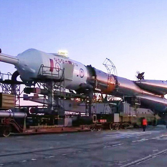 Файл:Ракета-носитель Р-7 в ВВЦ-Сarrier rocket R7 in All-Russia Exhibition Centre