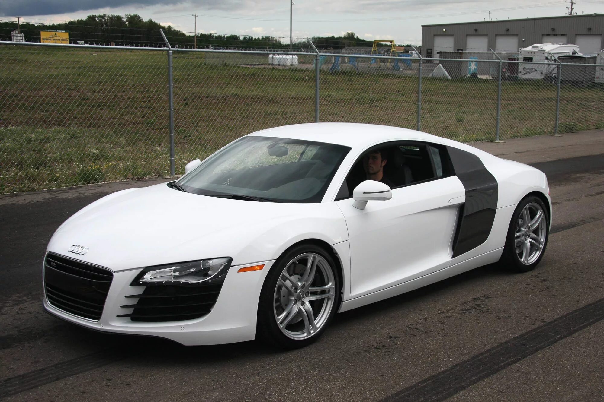 Р 8 фото 2009 Audi R8 - Sold - The Iron Garage